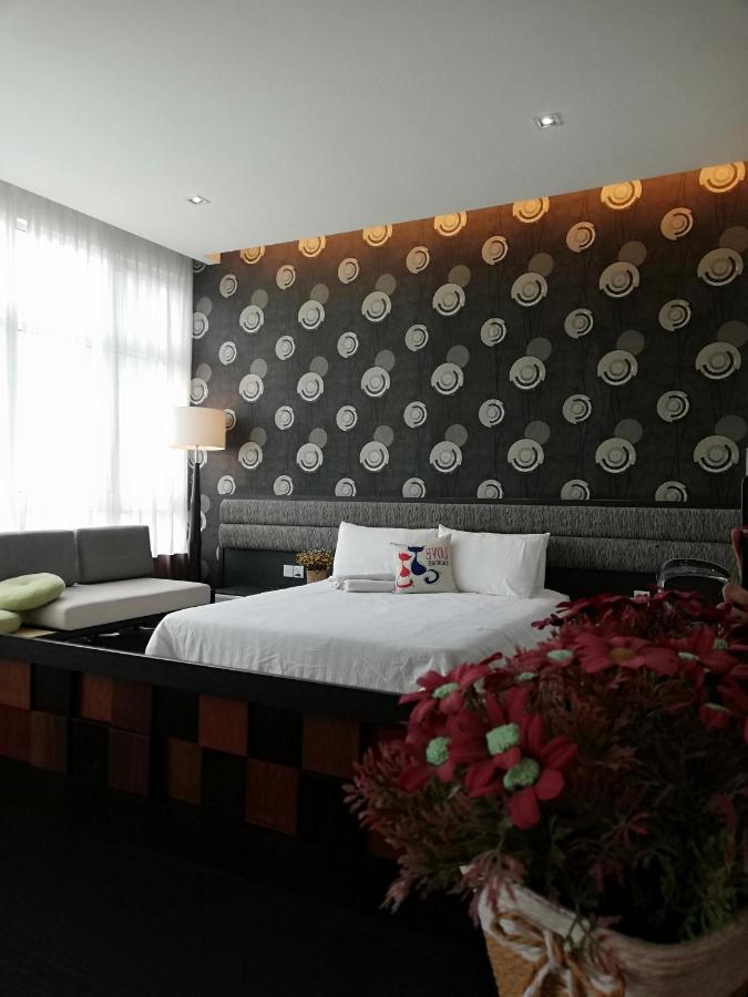 Twin Galaxy Residences *